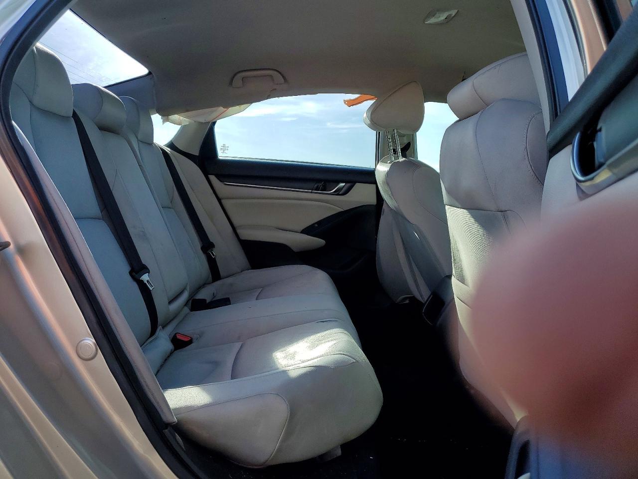 2020 HONDA ACCORD LX photo 19