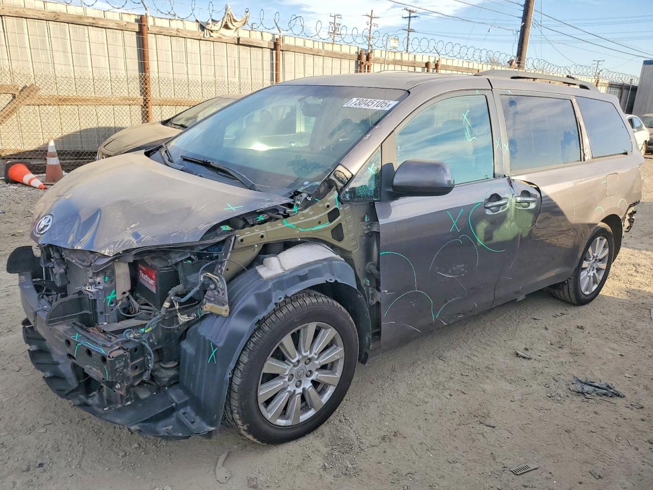 2017 TOYOTA SIENNA