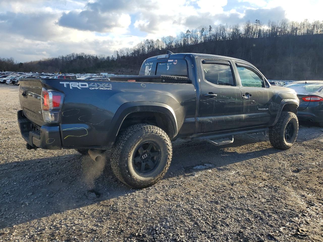2017 TOYOTA TACOMA DOUBLE CAB photo 5