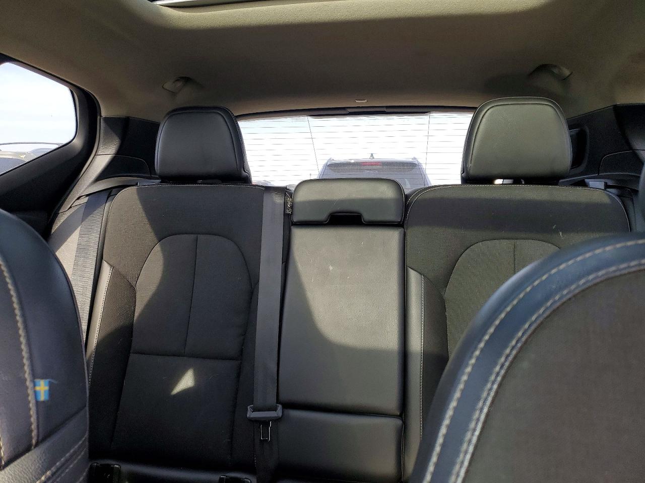 2020 VOLVO XC40 T5 MOMENTUM photo 28