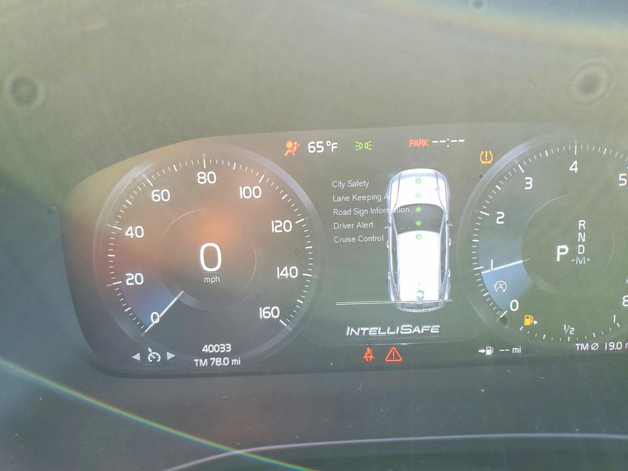 2020 VOLVO XC40 T5 MOMENTUM photo 25