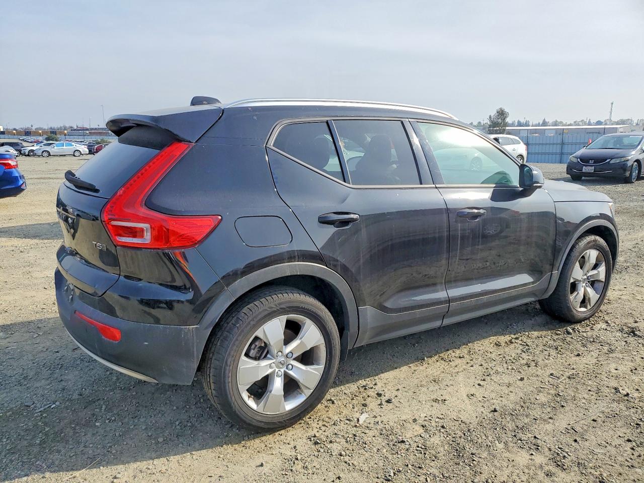 2020 VOLVO XC40 T5 MOMENTUM photo 7