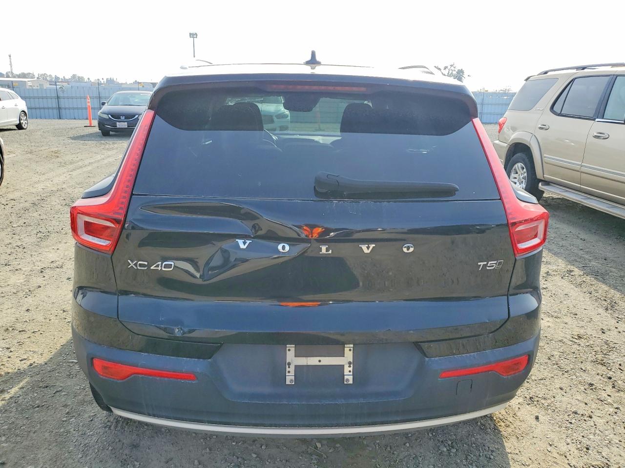2020 VOLVO XC40 T5 MOMENTUM photo 16