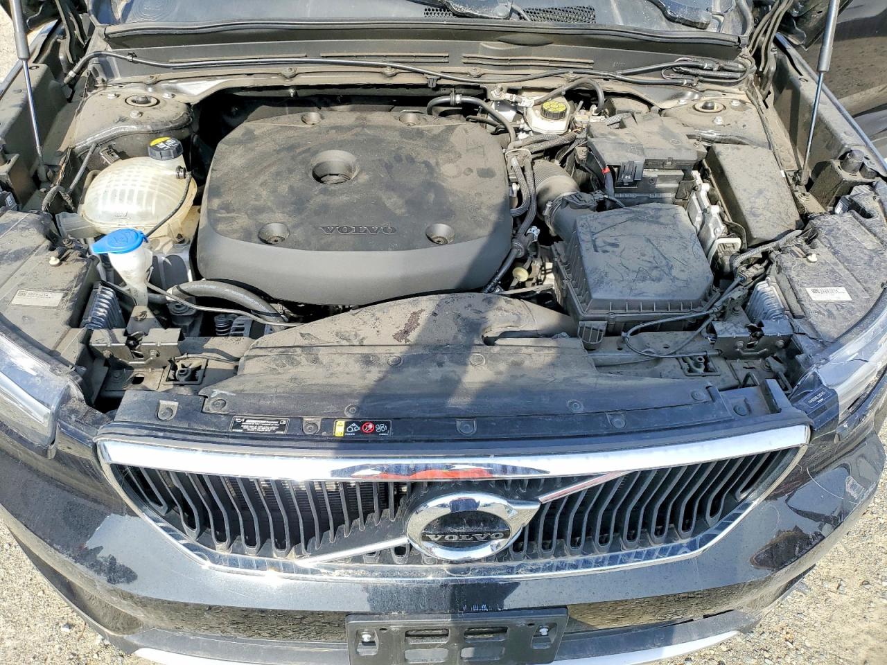 2020 VOLVO XC40 T5 MOMENTUM photo 34
