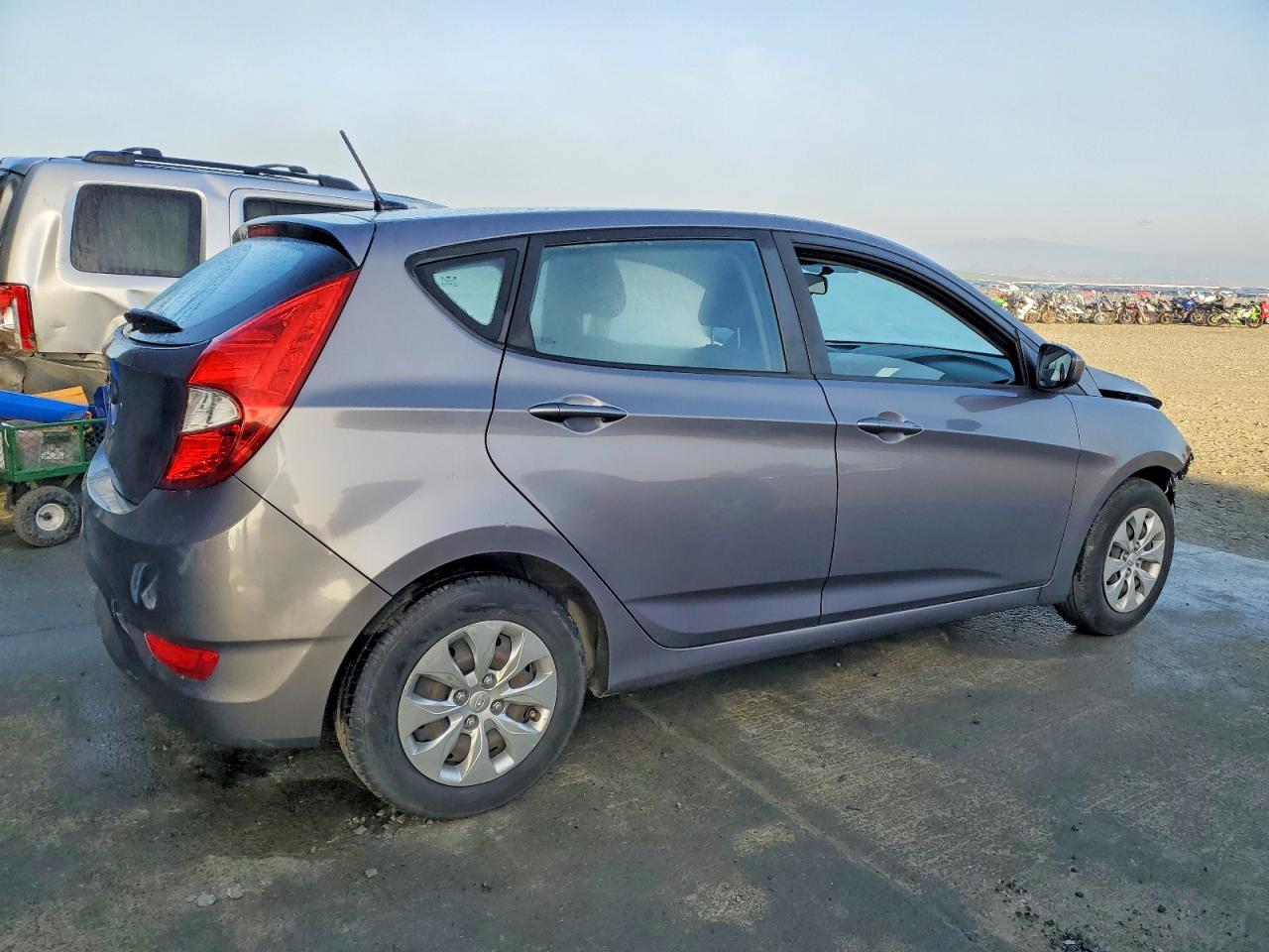 2016 HYUNDAI ACCENT SE photo 3