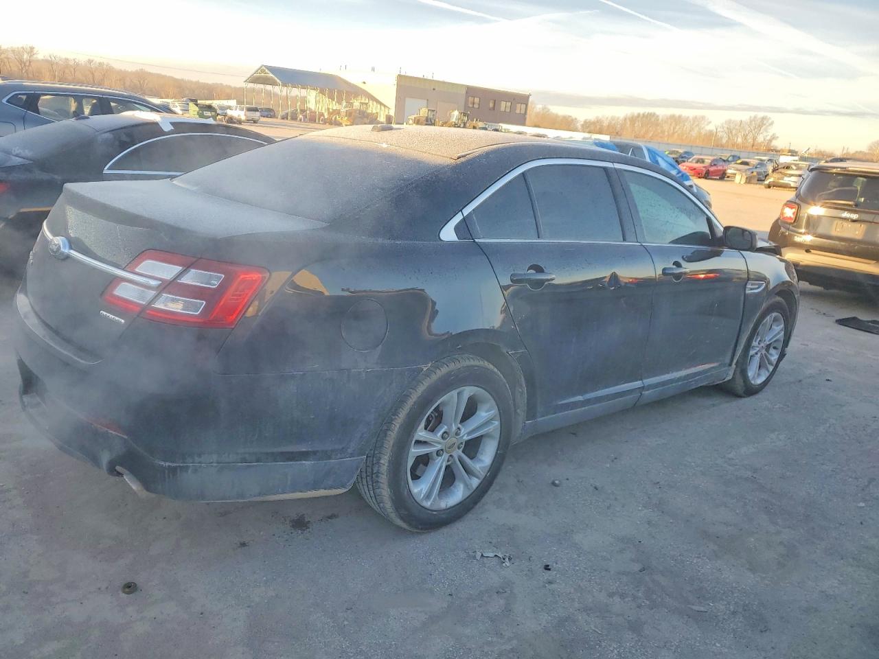 2016 FORD TAURUS SE photo 3