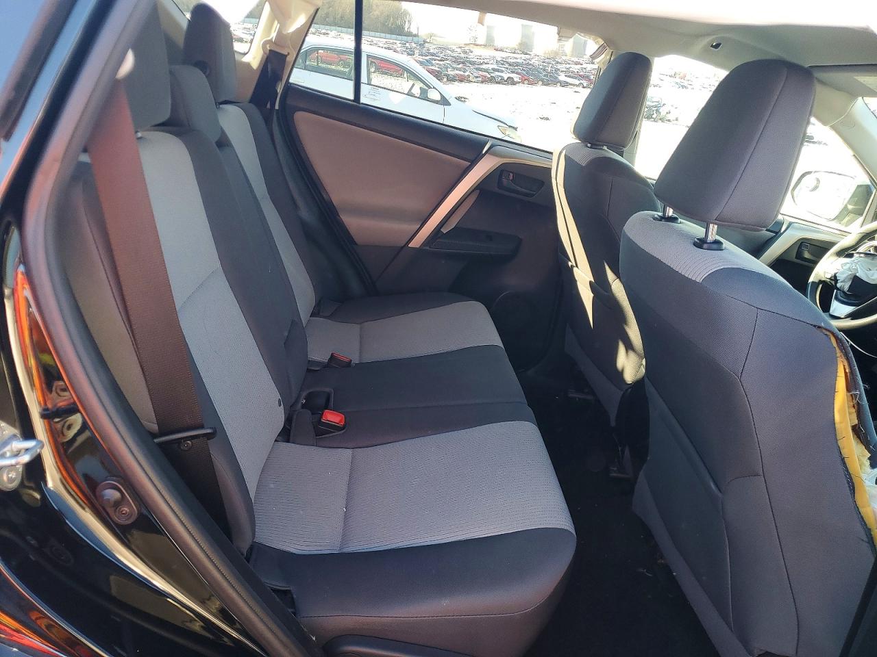 2015 TOYOTA RAV4 LE photo 19