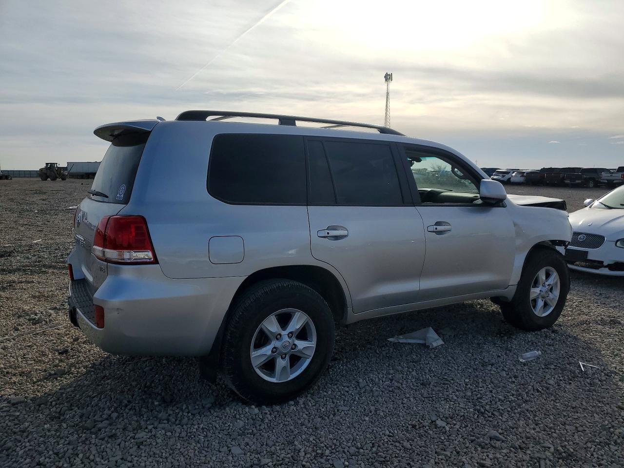 2010 TOYOTA LAND CRUISER photo 5