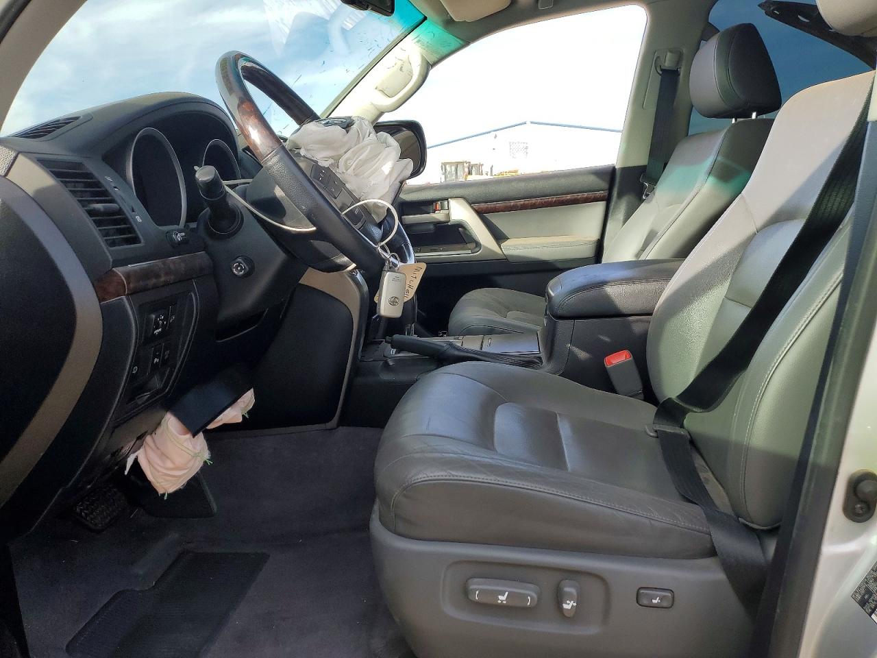 2010 TOYOTA LAND CRUISER photo 13