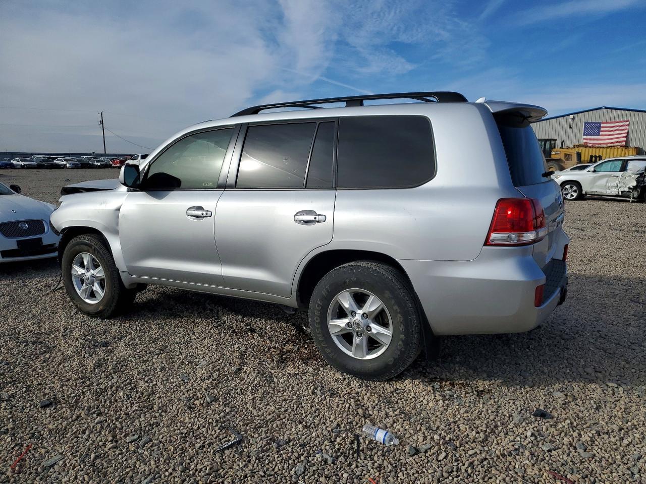 2010 TOYOTA LAND CRUISER photo 3