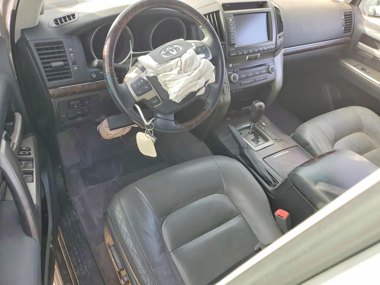 2010 TOYOTA LAND CRUISER photo 15