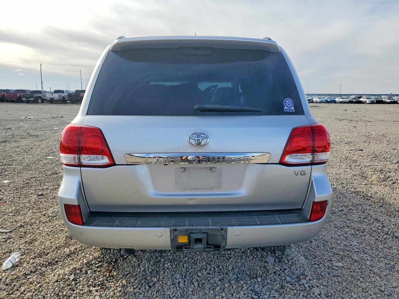 2010 TOYOTA LAND CRUISER photo 11