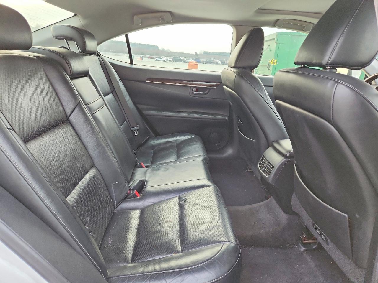 2013 LEXUS ES 350 photo 19