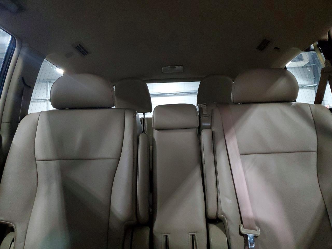 2010 TOYOTA HIGHLANDER LIMITED photo 10