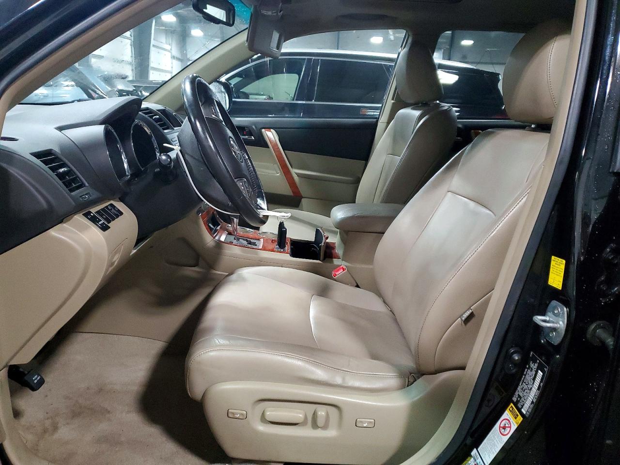 2010 TOYOTA HIGHLANDER LIMITED photo 7