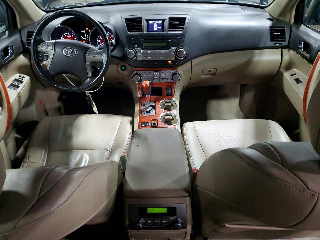 2010 TOYOTA HIGHLANDER LIMITED photo 8