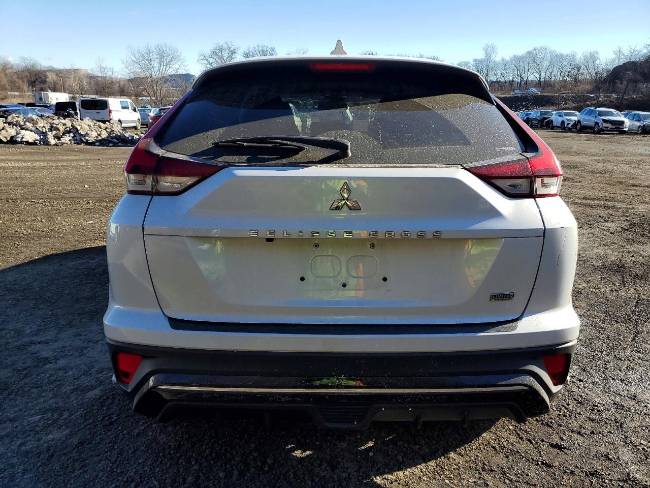 2022 MITSUBISHI ECLIPSE CROSS LE photo 11