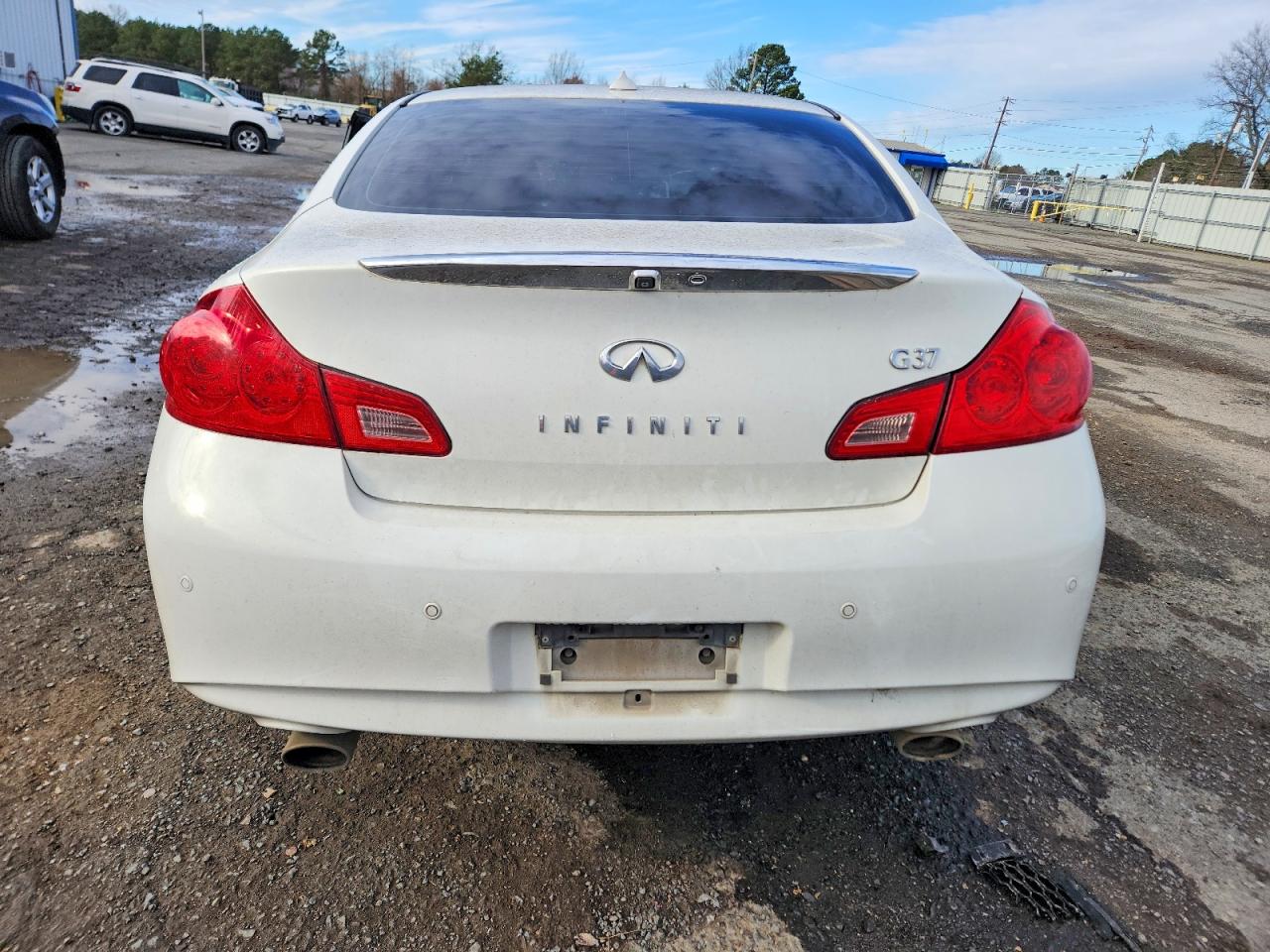 2012 INFINITI G37 photo 11