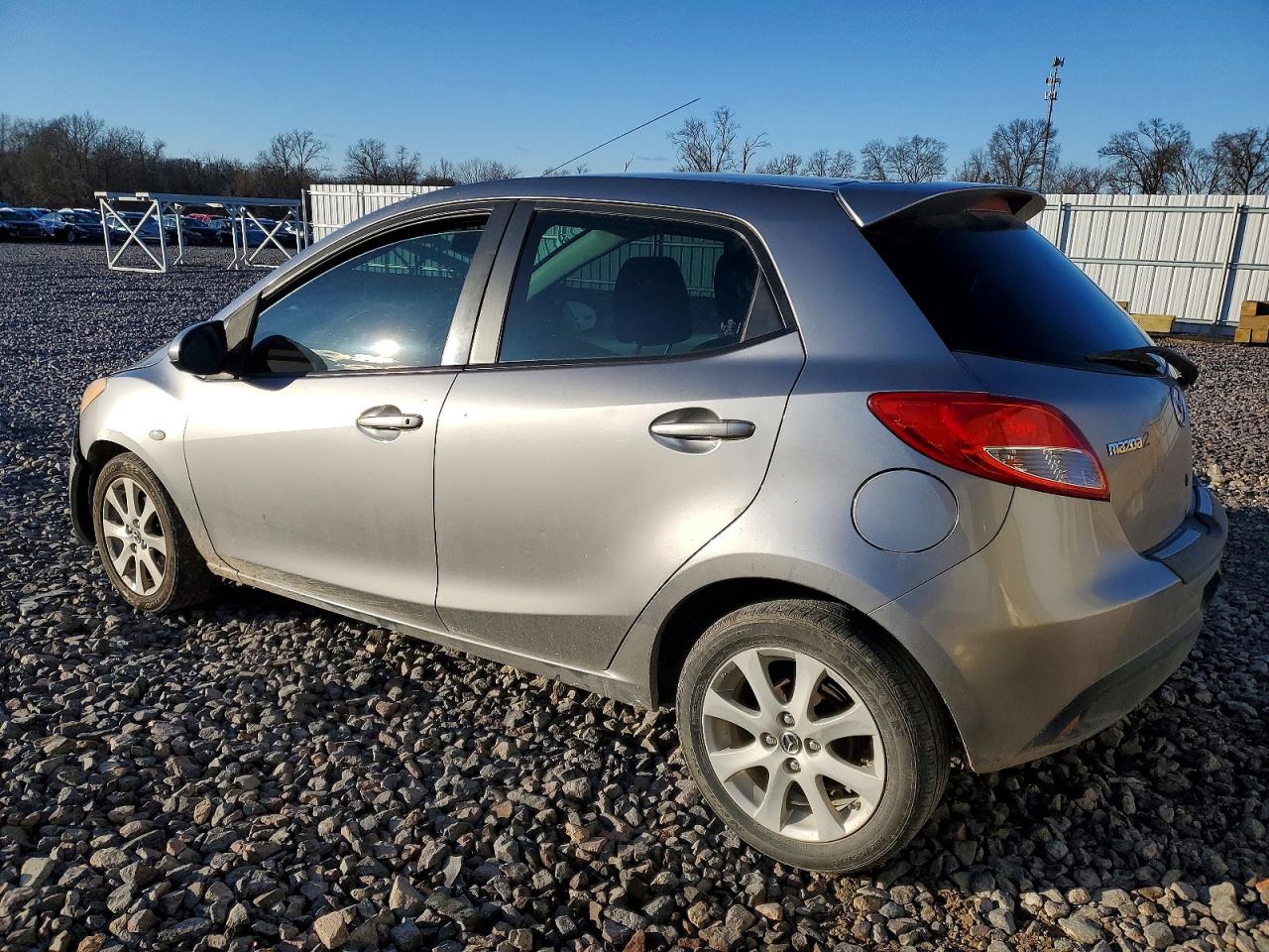 2014 MAZDA MAZDA2 TOURING photo 2