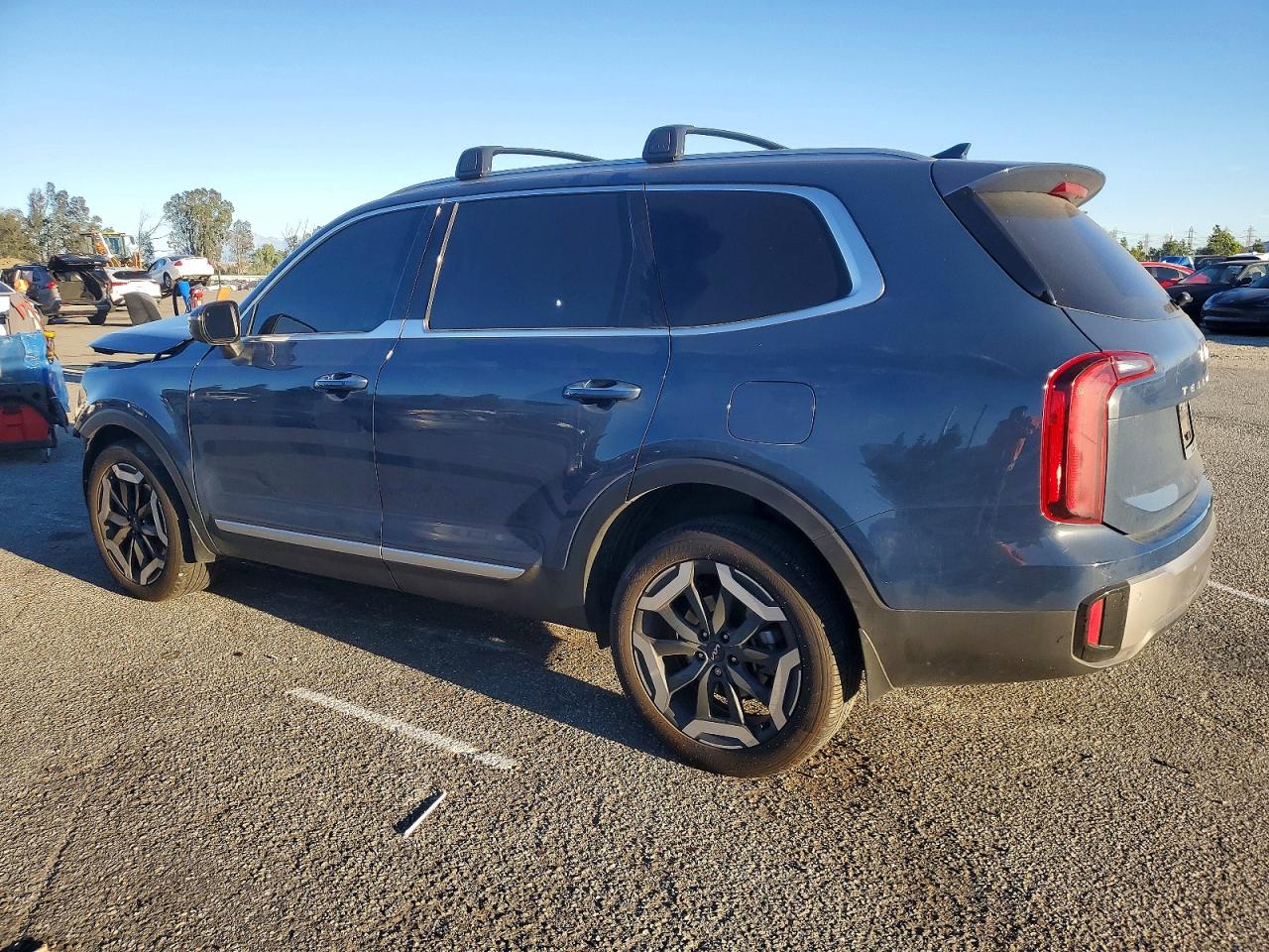 2025 KIA TELLURIDE S photo 4