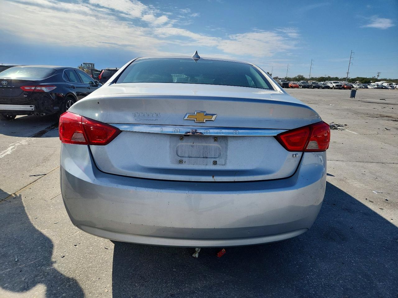 2018 CHEVROLET IMPALA LT photo 11