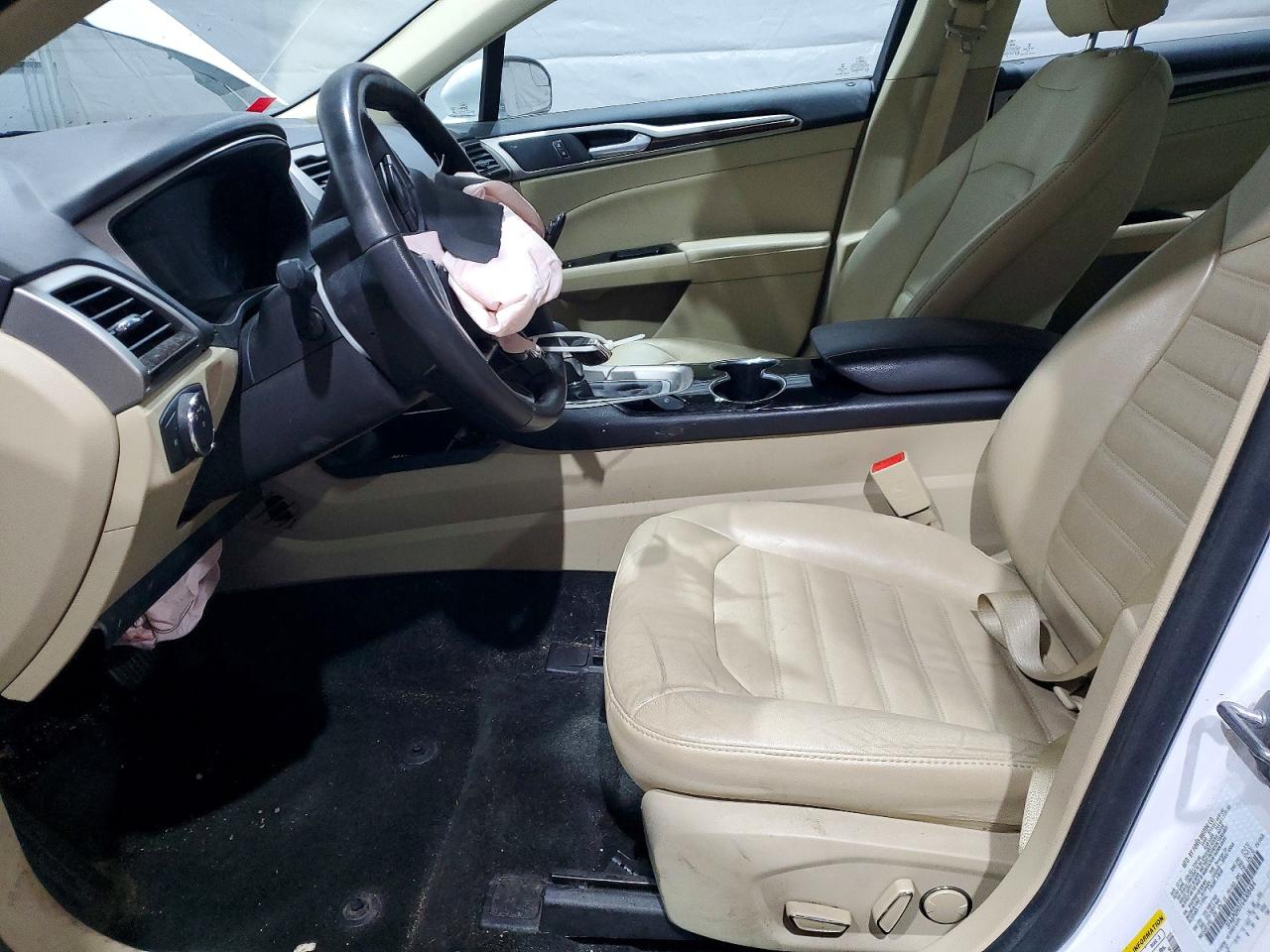 2016 FORD FUSION SE photo 13