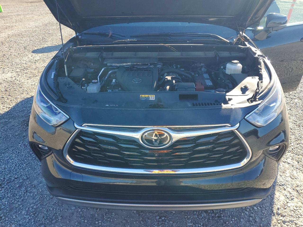 2024 TOYOTA HIGHLANDER LE photo 23