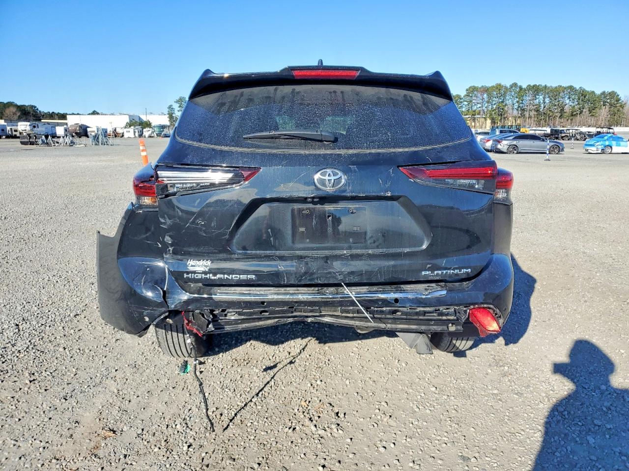 2024 TOYOTA HIGHLANDER LE photo 11