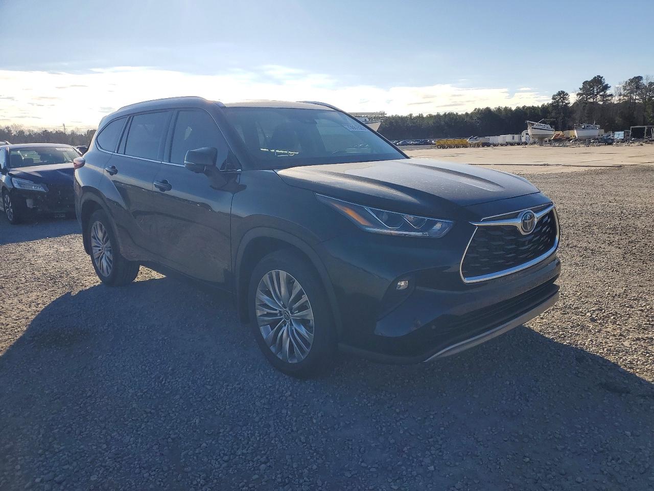 2024 TOYOTA HIGHLANDER LE photo 7