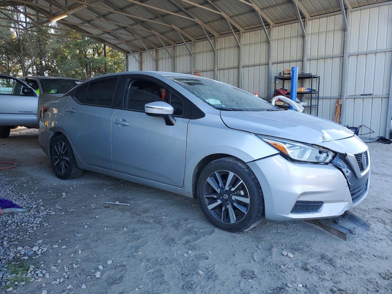 2021 NISSAN VERSA SV photo 4