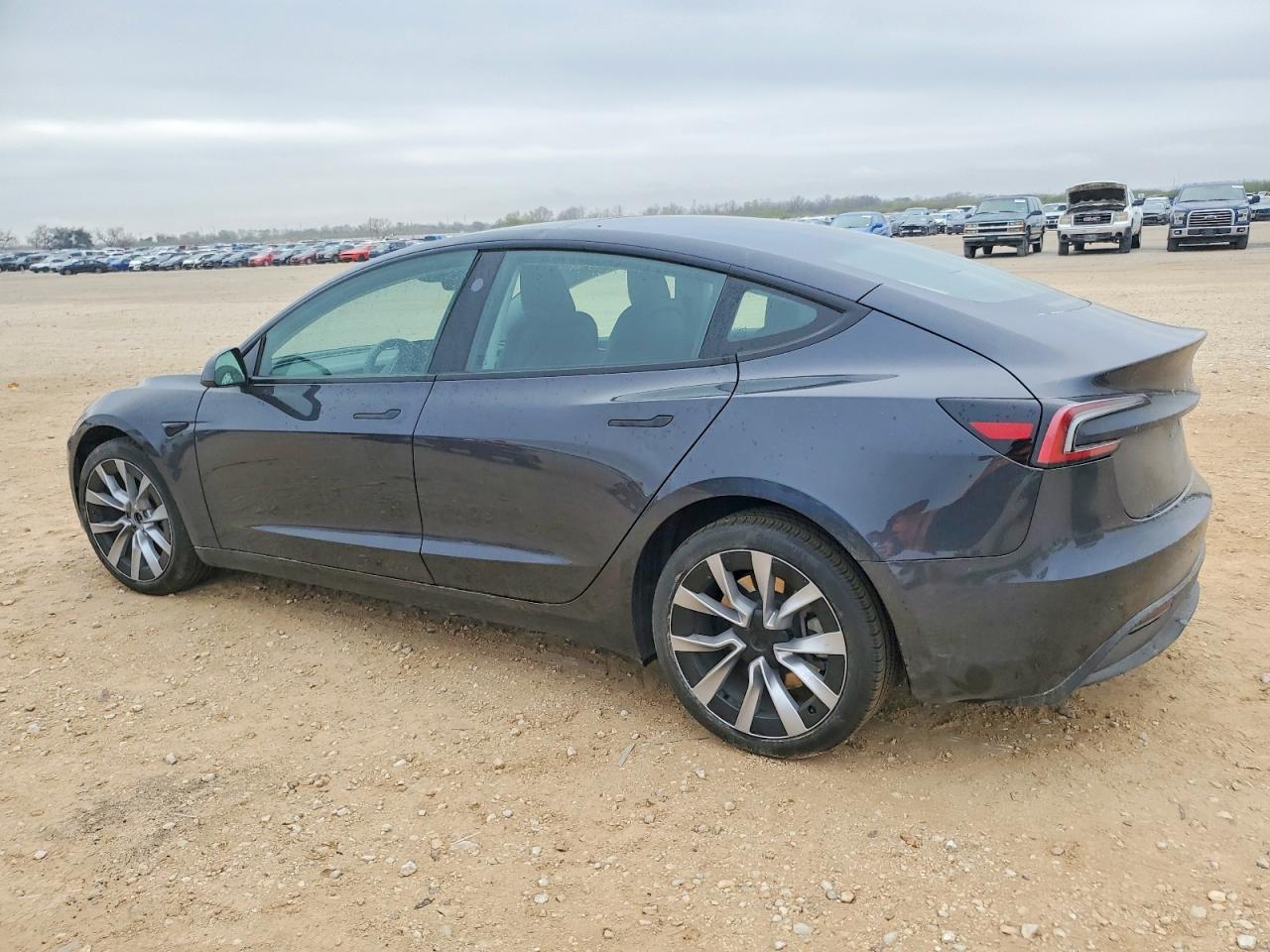 2024 TESLA MODEL 3 photo 4