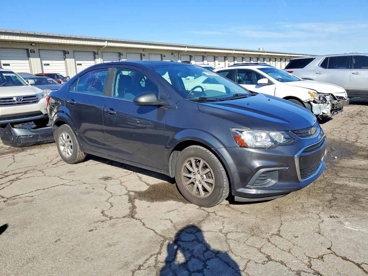 2017 CHEVROLET SONIC LT photo 4