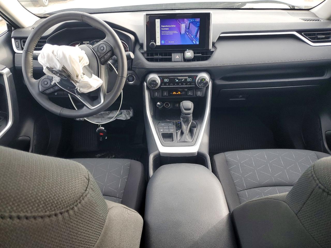 2024 TOYOTA RAV4 XLE photo 8