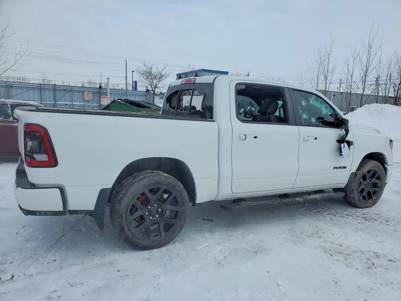 2023 RAM 1500 SPORT photo 3