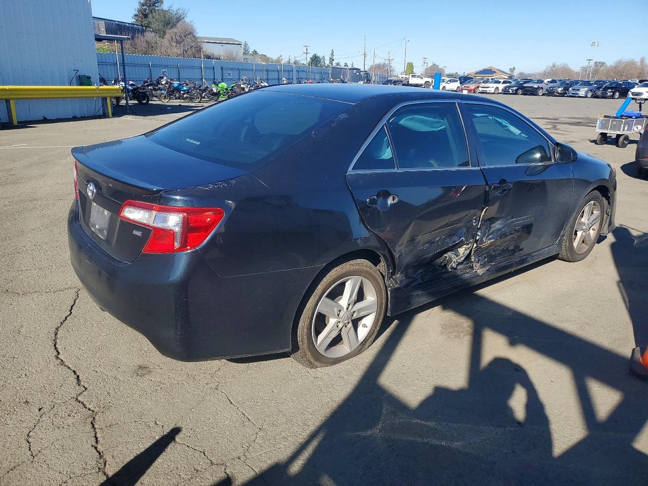 2013 TOYOTA CAMRY L photo 3