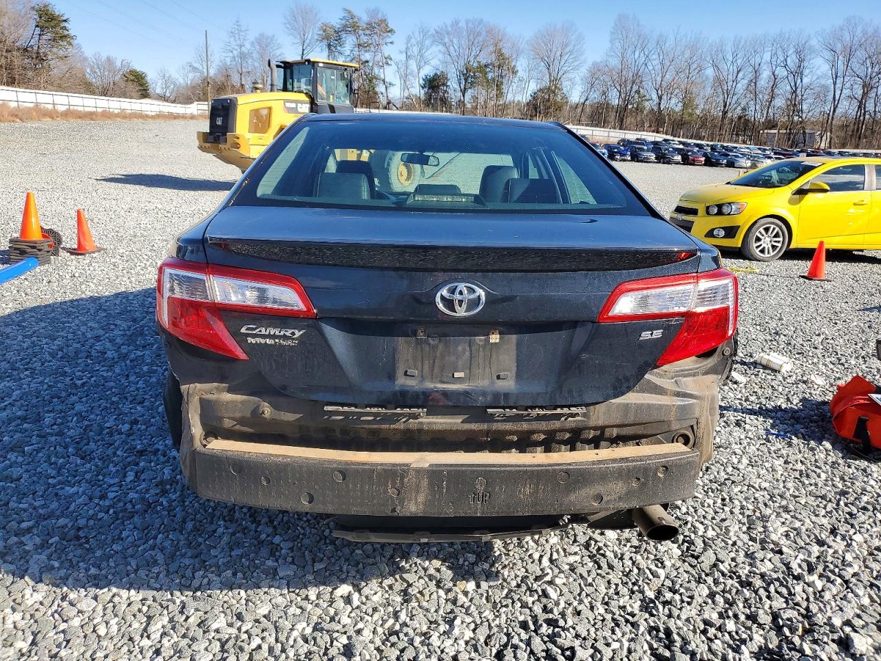2012 TOYOTA CAMRY BASE photo 11