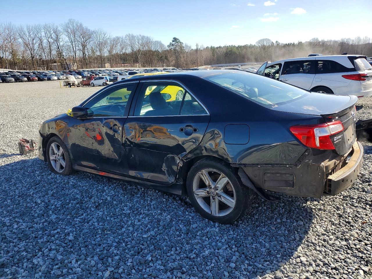 2012 TOYOTA CAMRY BASE photo 3