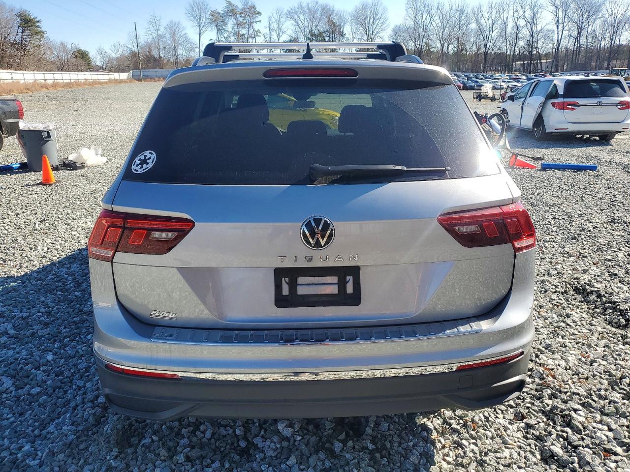 2024 VOLKSWAGEN TIGUAN S photo 6