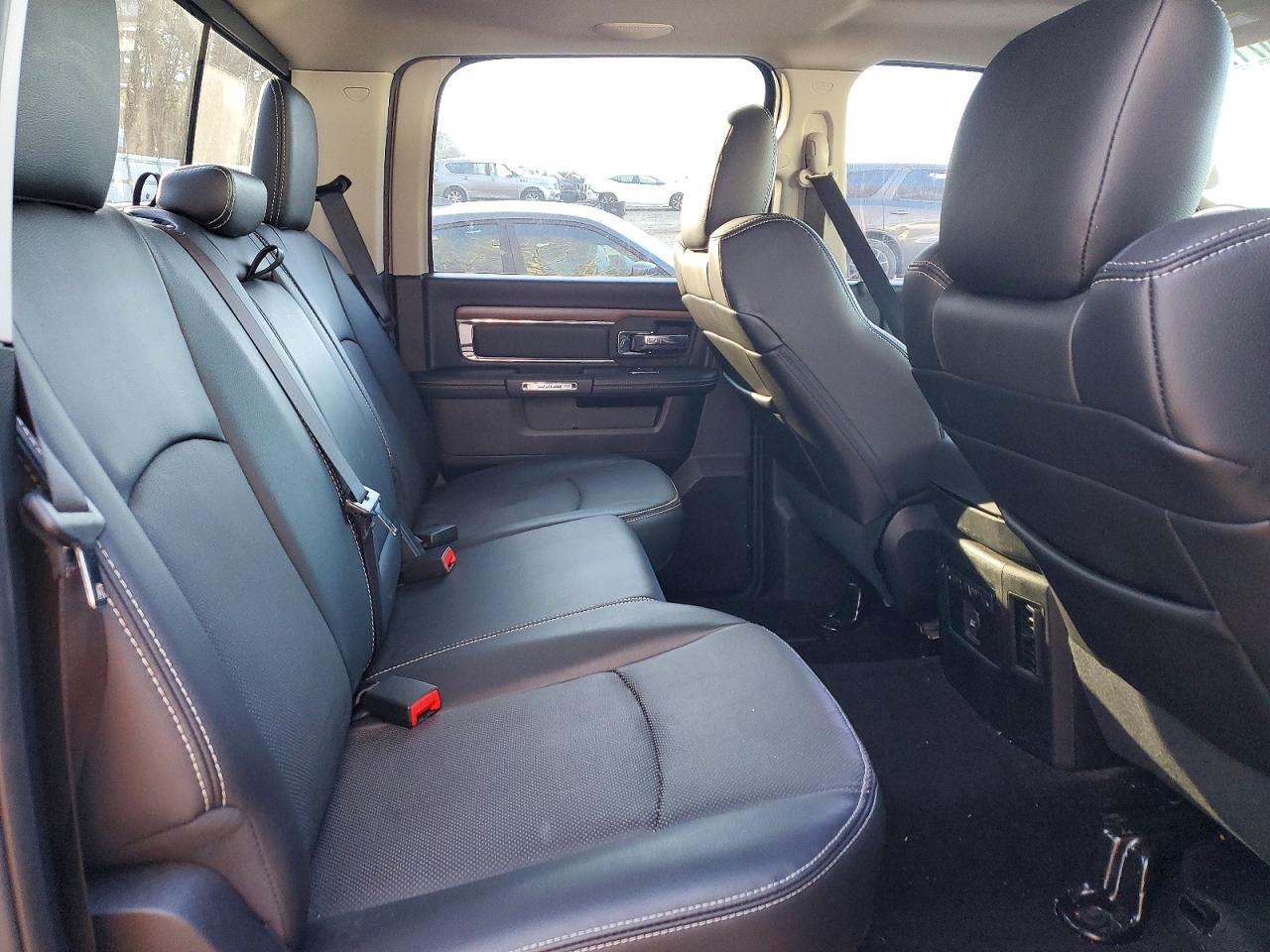 2016 RAM 1500 LARAMIE photo 10