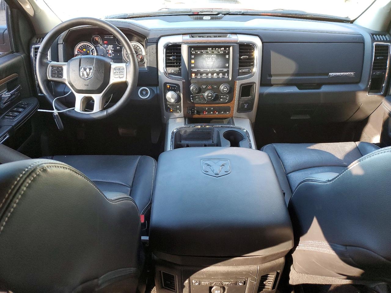 2016 RAM 1500 LARAMIE photo 8