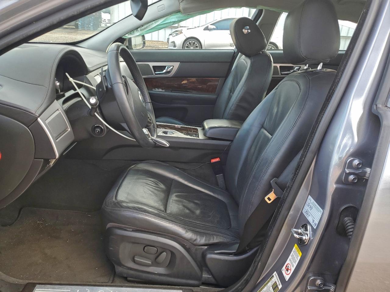 2011 JAGUAR XF PREMIUM photo 13
