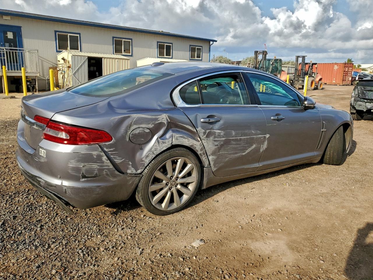 2011 JAGUAR XF PREMIUM photo 5