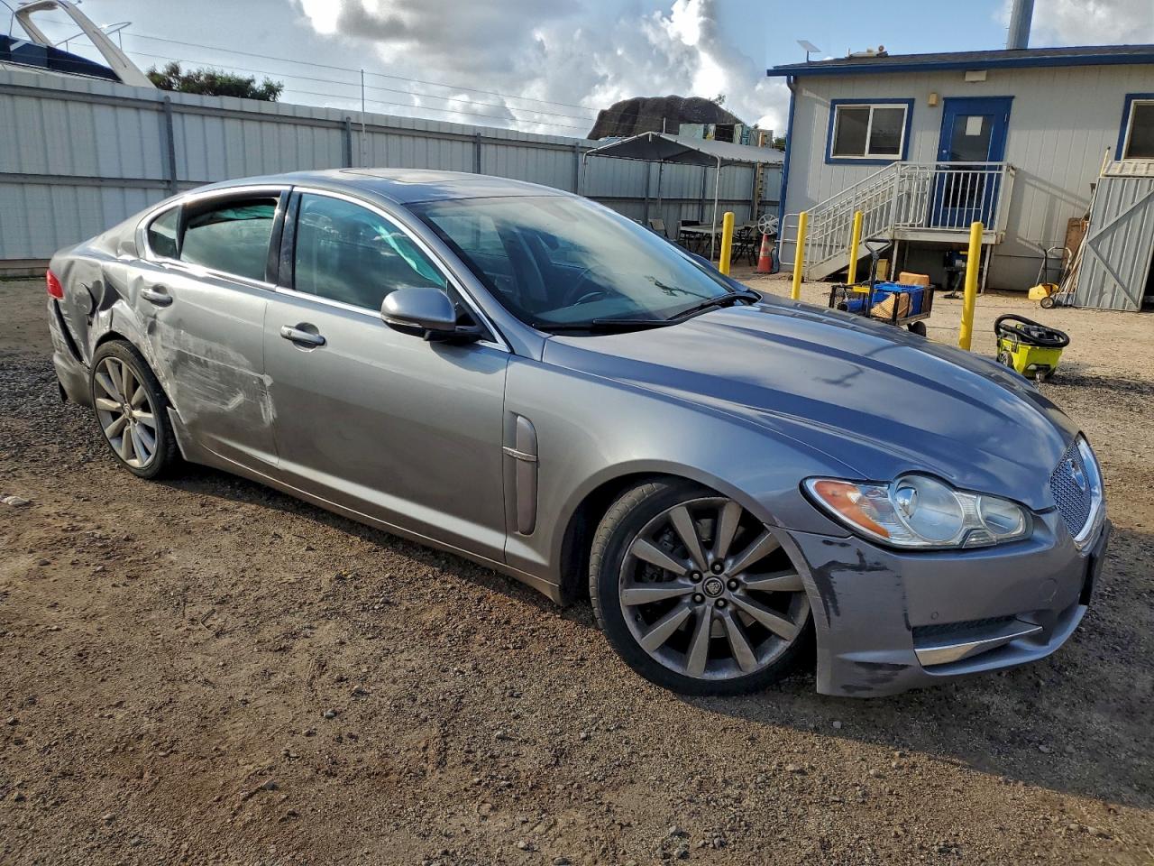 2011 JAGUAR XF PREMIUM photo 7
