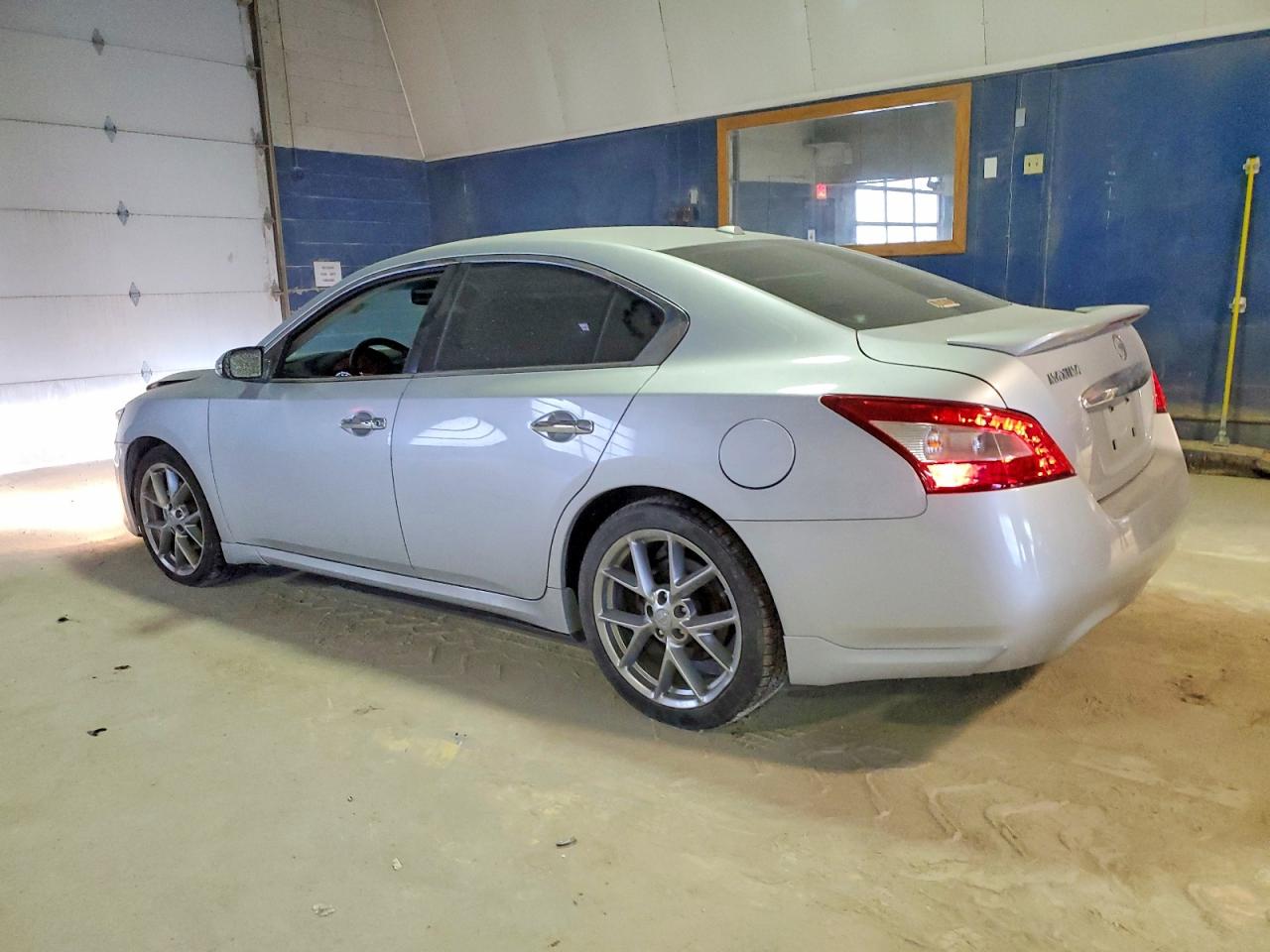 2011 NISSAN MAXIMA S photo 5