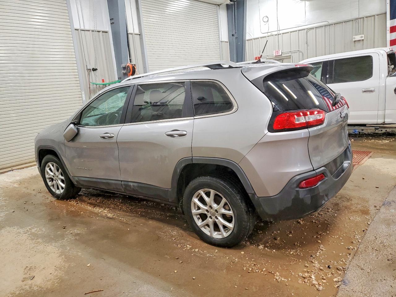 2015 JEEP CHEROKEE LATITUDE photo 4