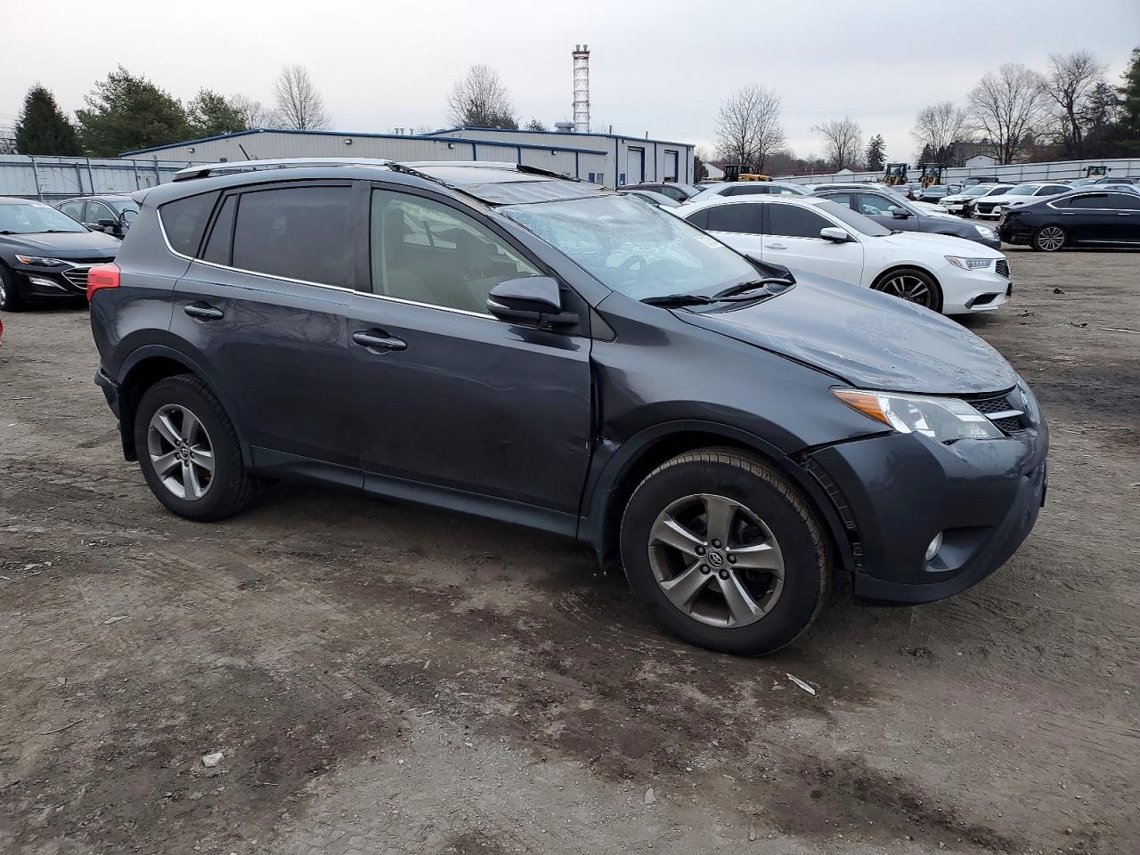 2015 TOYOTA RAV4 photo 4
