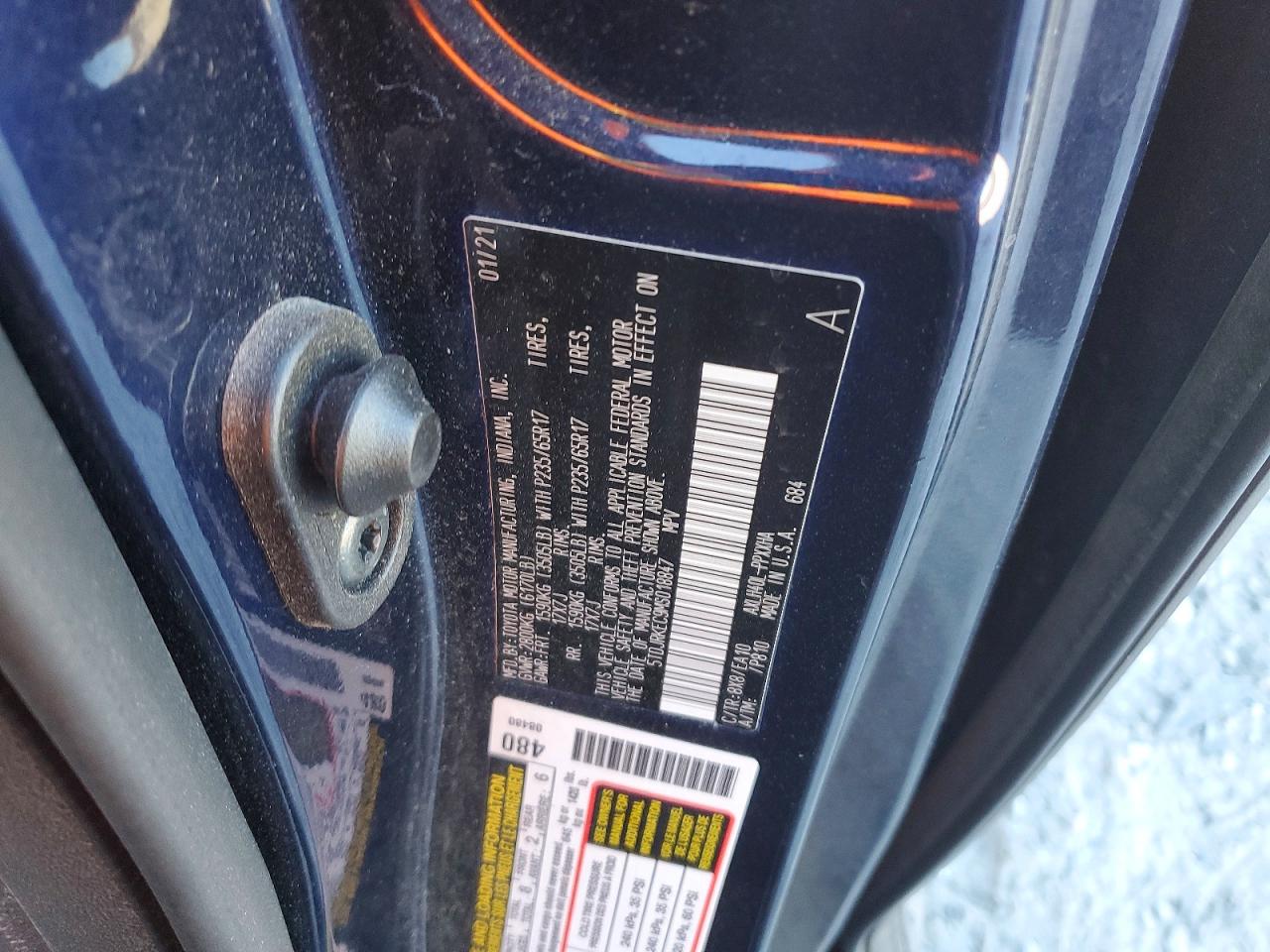 2021 TOYOTA SIENNA XLE photo 25