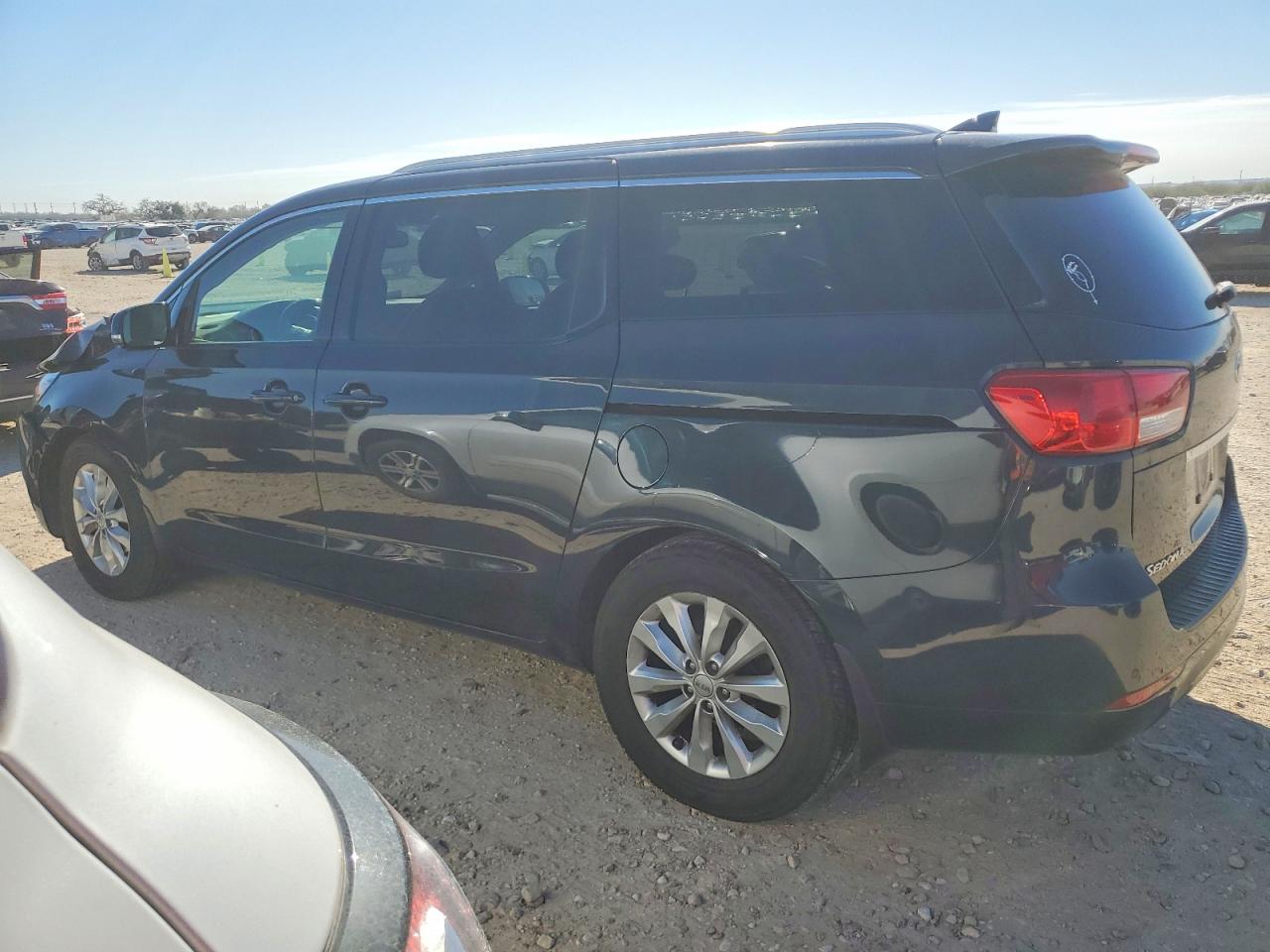 2017 KIA SEDONA EX photo 2