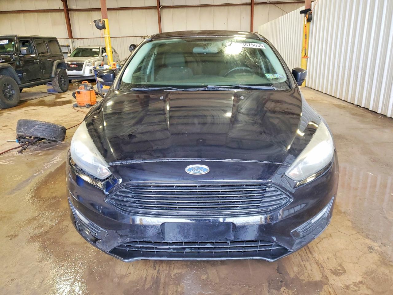 2017 FORD FOCUS SE photo 13