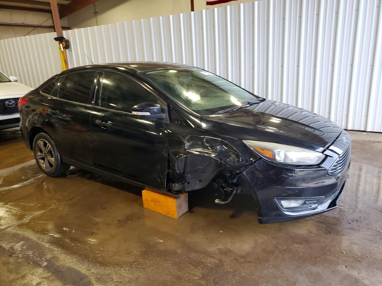 2017 FORD FOCUS SE photo 10